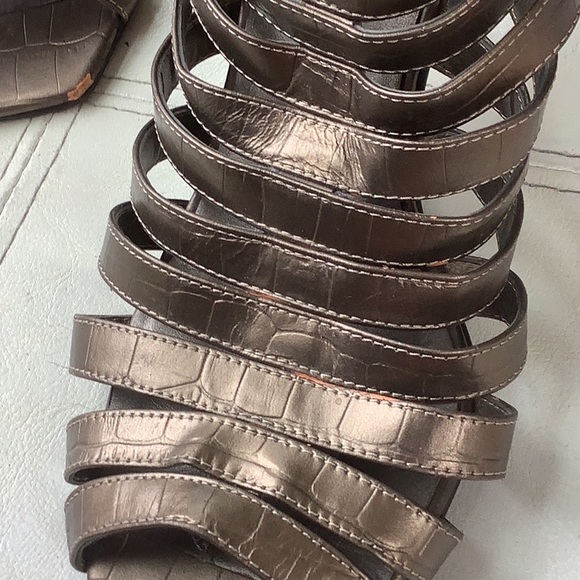 Pewter color Strapped sandals - Picture 12 of 15